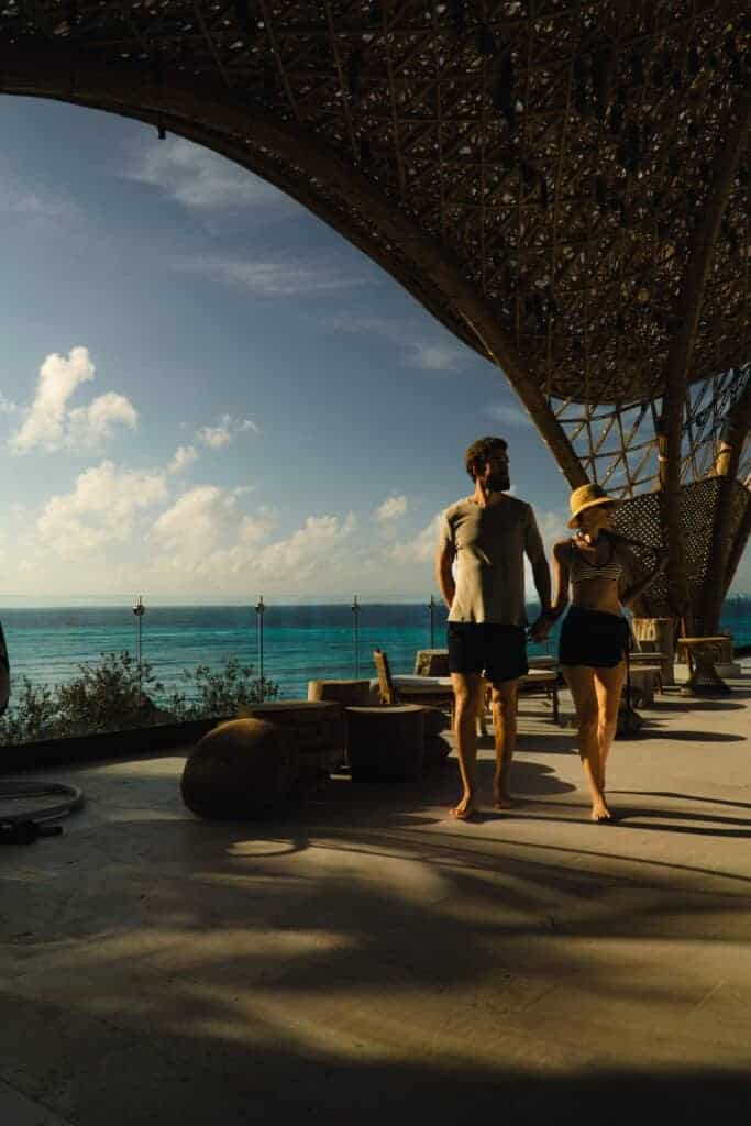 Couple at El Templo terrace bar, Isla Mujeres